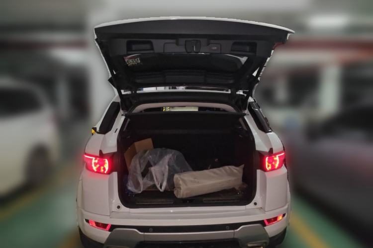 Used Land Rover Range Evoque 2015 2.0T Five-Door Enjoyment Edition Trunk
