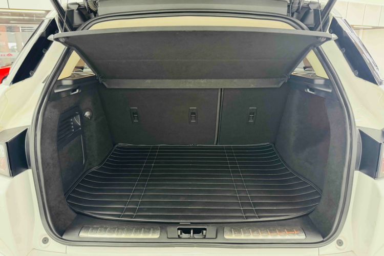 Used Land Rover Range Evoque 2015 2.0T Five-Door Sporty Edition Trunk