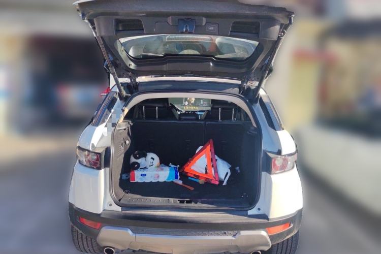 Used Land Rover Range Evoque 2015 2.0T Five-Door Zhiyao Edition Trunk