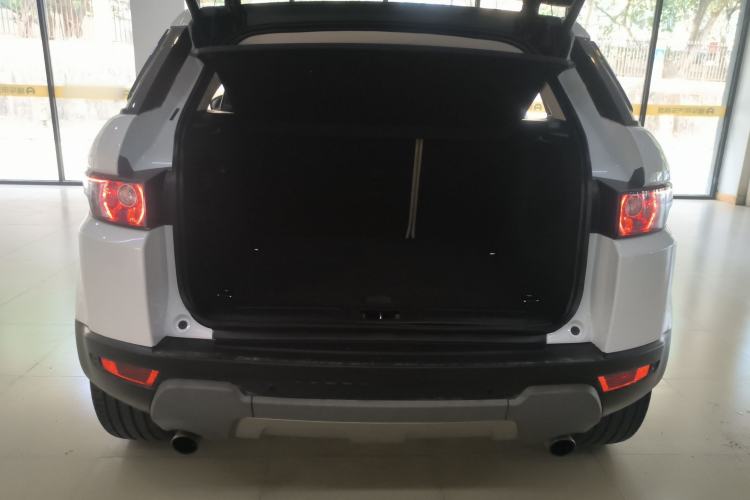 Used Land Rover Range Evoque 2015 2.0T Five-Door Zhiyao Edition Trunk