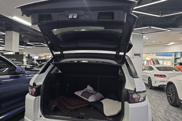 Used Land Rover Range Evoque 2015 2.0T Five-Door Sporty Edition Trunk