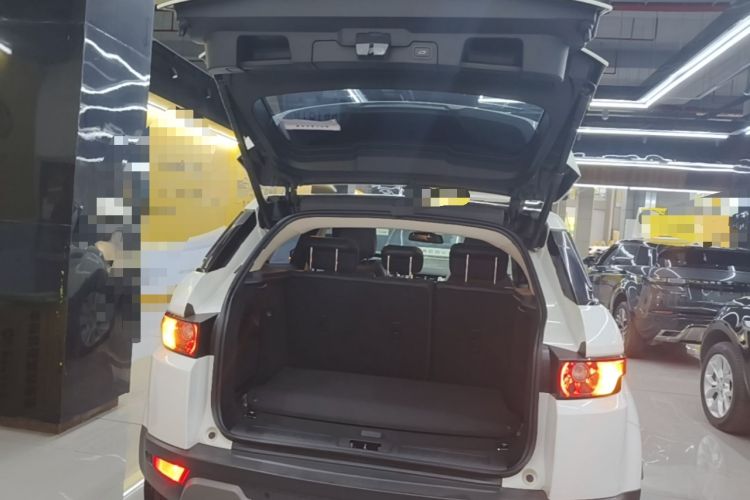 Used Land Rover Range Evoque 2015 2.0T Five-Door Zhiyao Edition Trunk