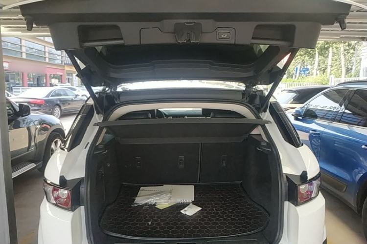 Used Land Rover Range Evoque 2015 2.0T Five-Door Zhiyao Edition Trunk