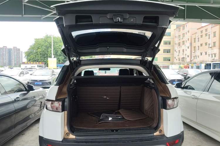 Used Land Rover Range Evoque 2015 2.0T Five-Door Zhiyao Edition Trunk