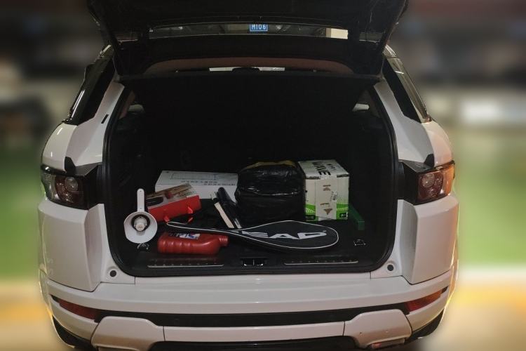 Used Land Rover Range Evoque 2015 2.0T Five-Door Sporty Edition Trunk