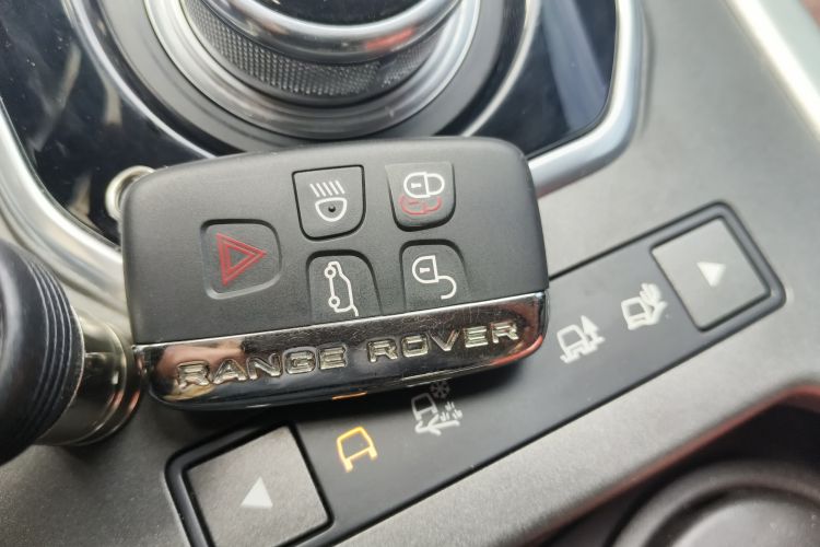Used Land Rover Range Evoque 2015 2.0T 5-Door Luxury Edition Vehicle Key