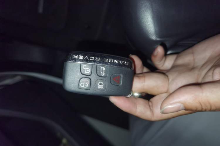 Used Land Rover Range Evoque 2015 2.0T 5-Door Luxury Edition Vehicle Key