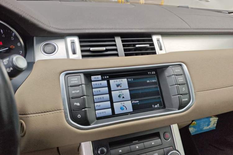 Used Land Rover Range Evoque 2015 2.0T Five-Door Fashion Edition Audio And AC Panel