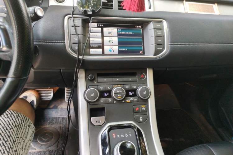 Used Land Rover Range Evoque 2015 2.0T 5-Door Ignite Edition Audio And AC Panel