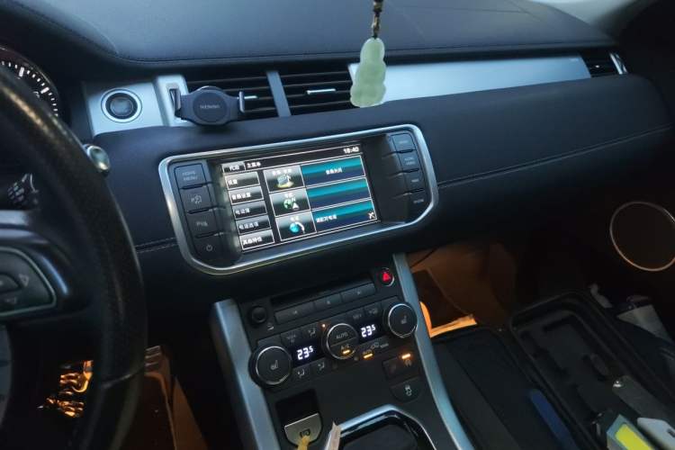 Used Land Rover Range Evoque 2015 2.0T Orange Edition Limited Model Audio And AC Panel