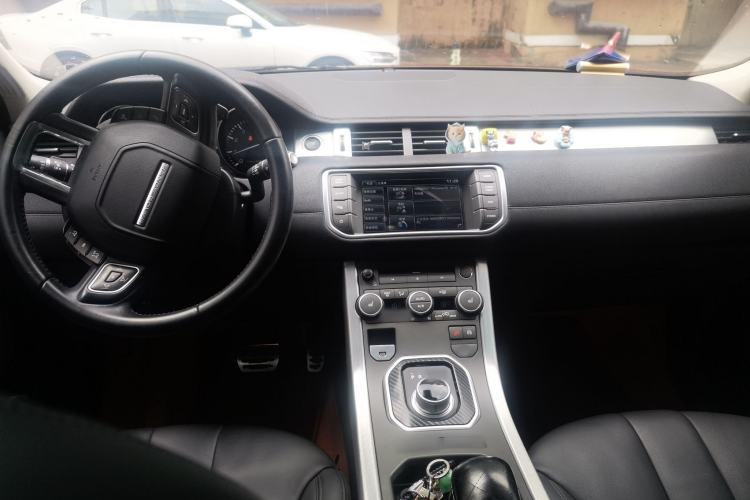 Used Land Rover Range Evoque 2015 2.0T Five-Door Zhiyao Edition Center Console