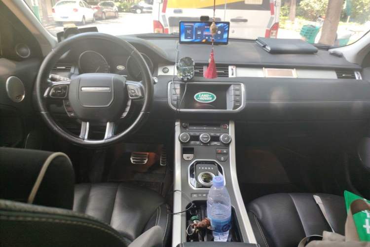Used Land Rover Range Evoque 2015 2.0T 5-Door Ignite Edition Center Console
