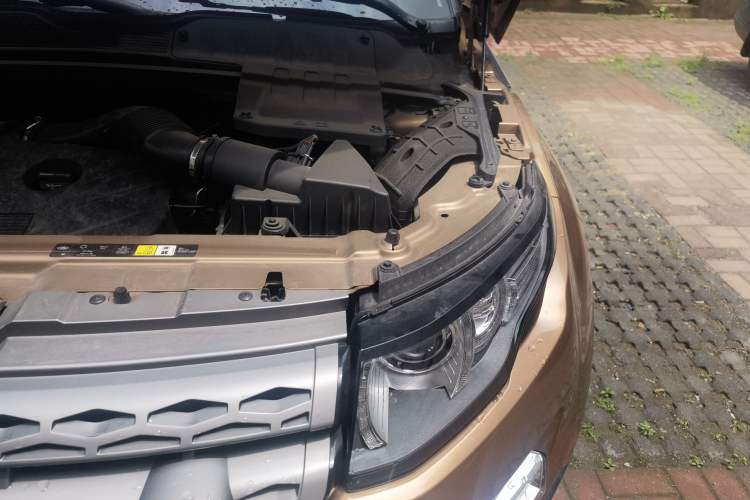 Used Land Rover Range Evoque 2015 2.0T Five-Door Zhiyao Edition Engine Bay Left
