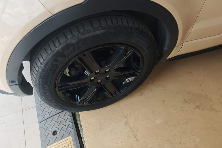 Used Land Rover Range Evoque 2015 2.0T Five-Door Sporty Edition Exterior 2