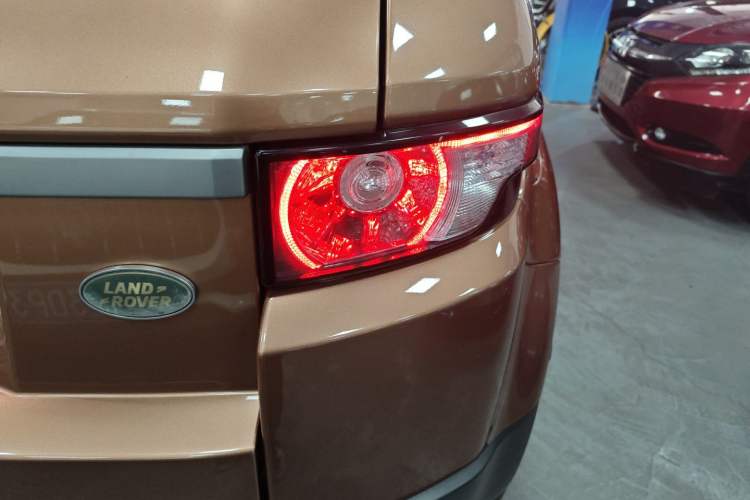 Used Land Rover Range Evoque 2015 2.0T Five-Door Zhiyao Edition Exterior 6
