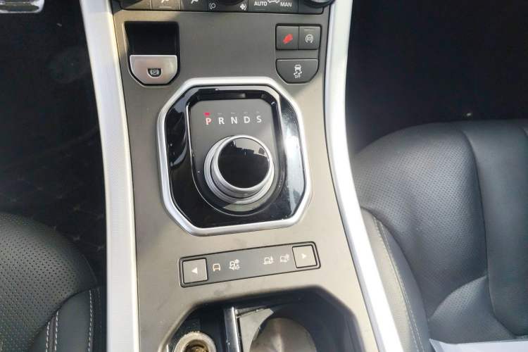 Used Land Rover Range Evoque 2015 2.0T Five-Door Sporty Edition Gear Lever