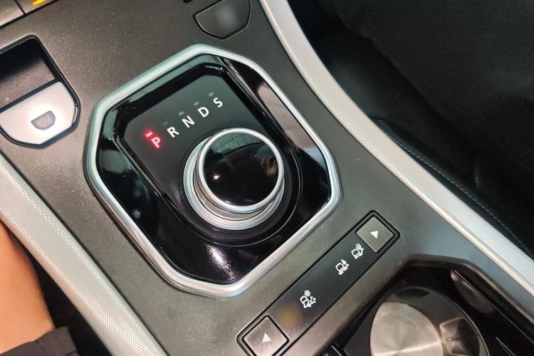 Used Land Rover Range Evoque 2015 2.0T Five-Door Sporty Edition Gear Lever
