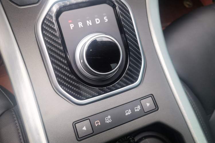 Used Land Rover Range Evoque 2015 2.0T Five-Door Zhiyao Edition Gear Lever