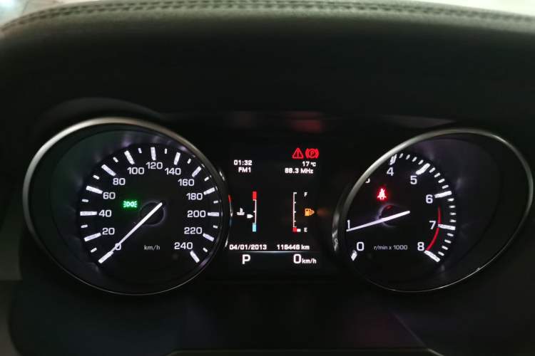 Used Land Rover Range Evoque 2015 2.0T Five-Door Zhiyao Edition Instrument Cluster