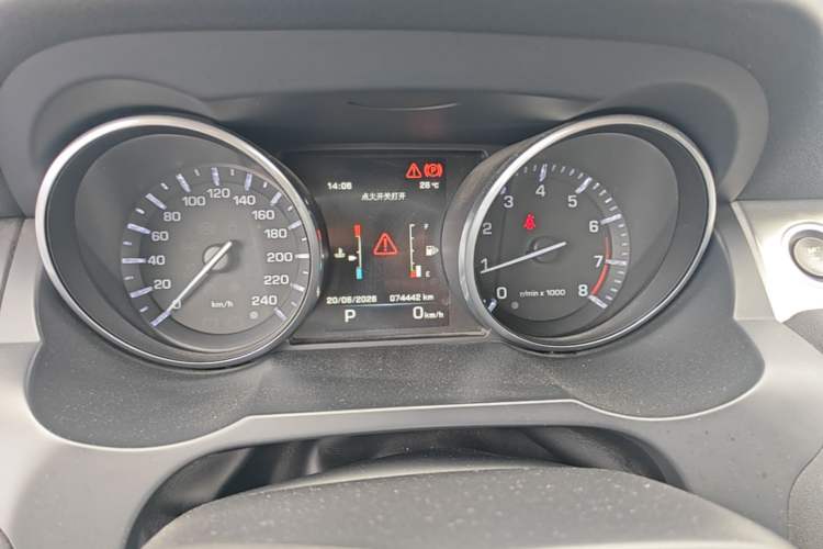 Used Land Rover Range Evoque 2015 2.0T Five-Door Fashion Edition Instrument Cluster