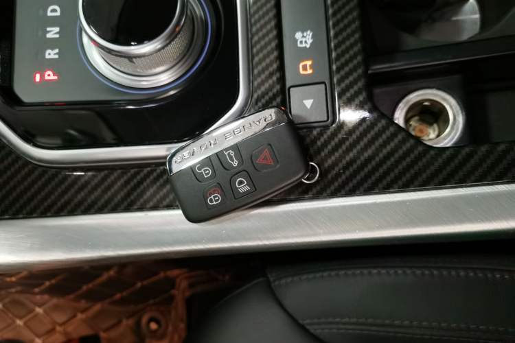Used Land Rover Range Evoque 2015 2.0T Five-Door Zhiyao Edition Interior 1