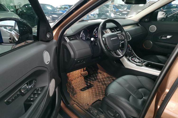 Used Land Rover Range Evoque 2015 2.0T Five-Door Zhiyao Edition Interior 3