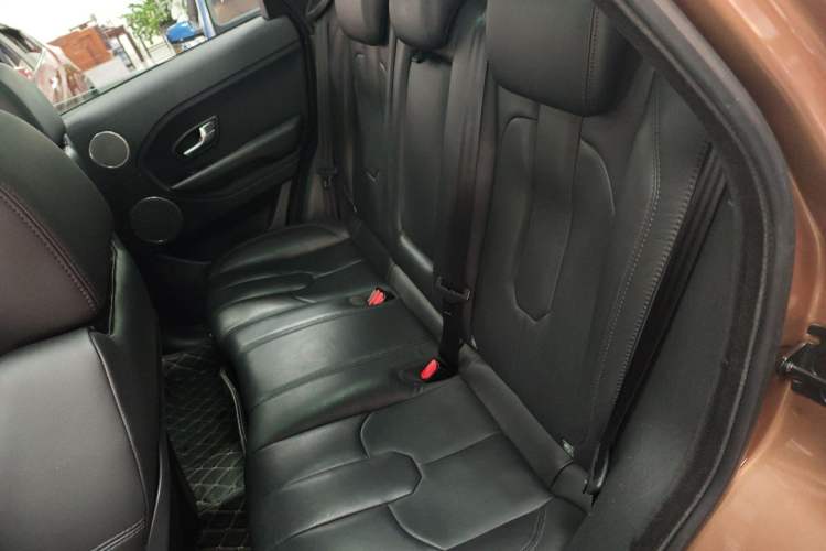Used Land Rover Range Evoque 2015 2.0T Five-Door Zhiyao Edition Interior 4