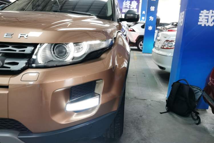 Used Land Rover Range Evoque 2015 2.0T Five-Door Zhiyao Edition Left Front Headlight