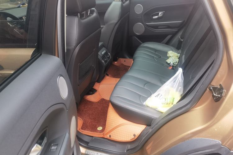 Used Land Rover Range Evoque 2015 2.0T Five-Door Zhiyao Edition Left Rear Seat