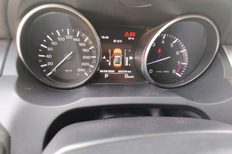 Used Land Rover Range Evoque 2015 2.0T 5-Door Ignite Edition Odometer Close Up