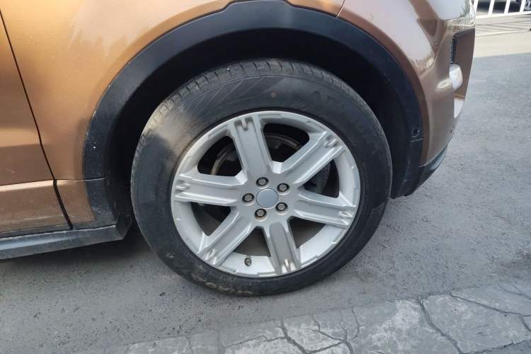Used Land Rover Range Evoque 2015 2.0T Five-Door Sporty Edition Right Front Wheel Hub