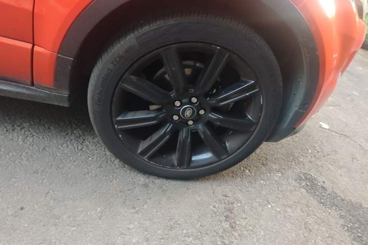 Used Land Rover Range Evoque 2015 2.0T Orange Edition Limited Model Right Front Wheel Hub