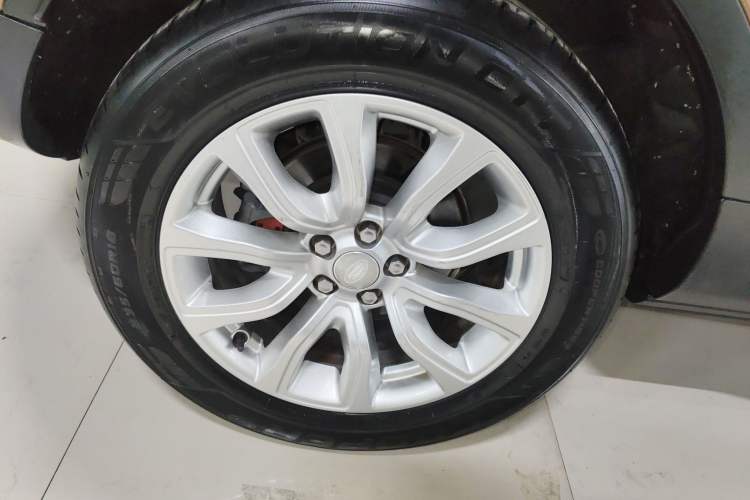 Used Land Rover Range Evoque 2015 2.0T Five-Door Fashion Edition Right Rear Wheel Hub