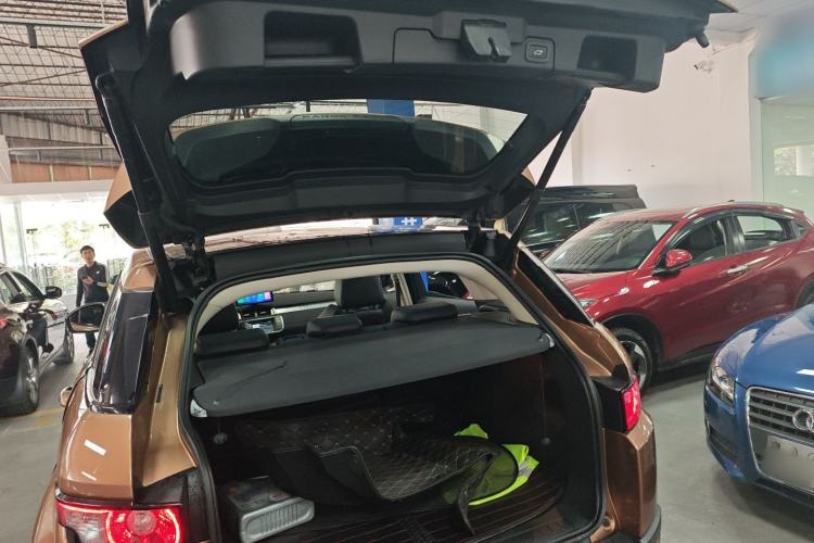 Used Land Rover Range Evoque 2015 2.0T Five-Door Zhiyao Edition Trunk