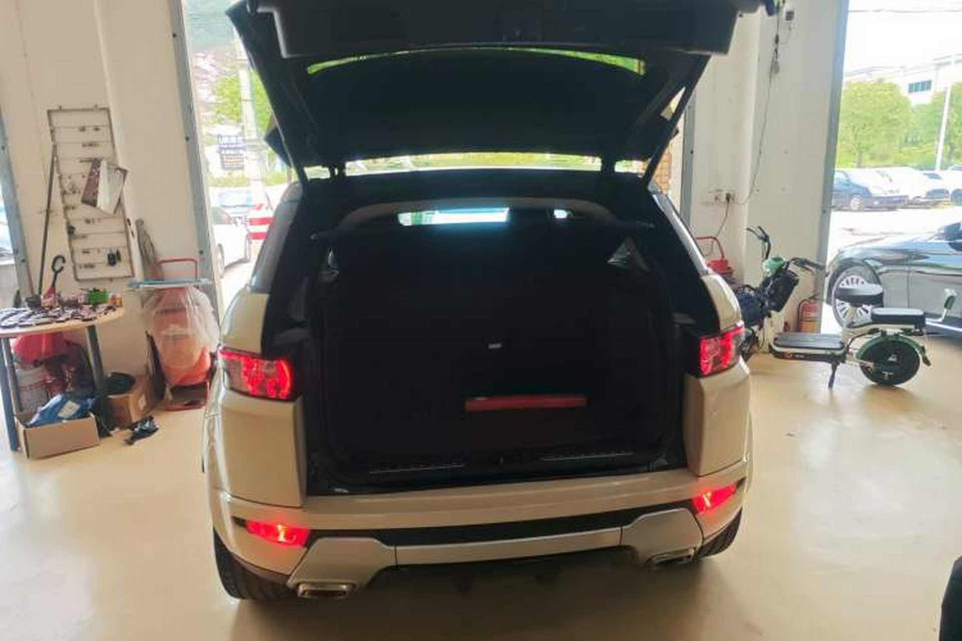 Used Land Rover Range Evoque 2015 2.0T Five-Door Sporty Edition Trunk