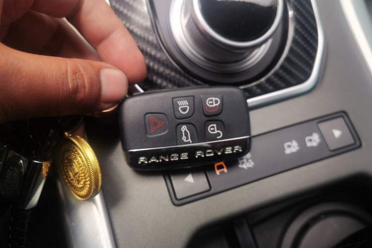Used Land Rover Range Evoque 2015 2.0T Five-Door Zhiyao Edition Vehicle Key