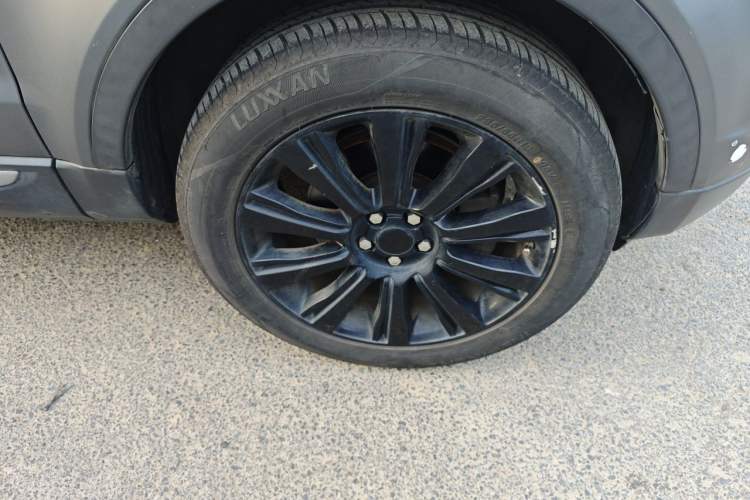 Used Land Rover Range Evoque 2016 2.0T SE Smart Glow Edition Right Front Wheel Hub