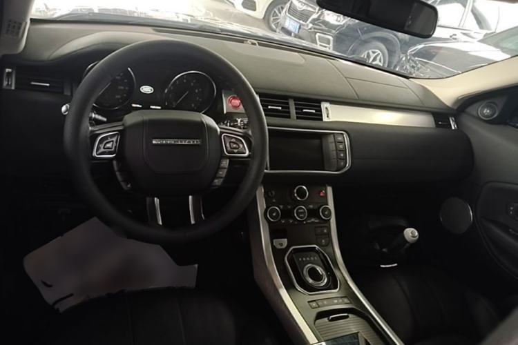 Used Land Rover Range Evoque 2016 2.0T PURE Style Edition Center Console