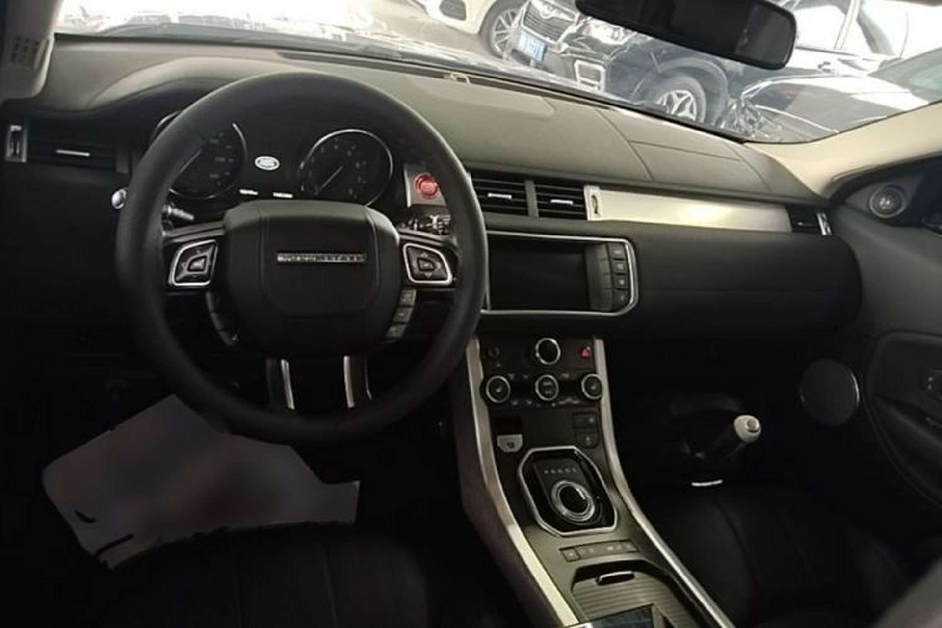 Used Land Rover Range Evoque 2016 2.0T PURE Style Edition Center Console