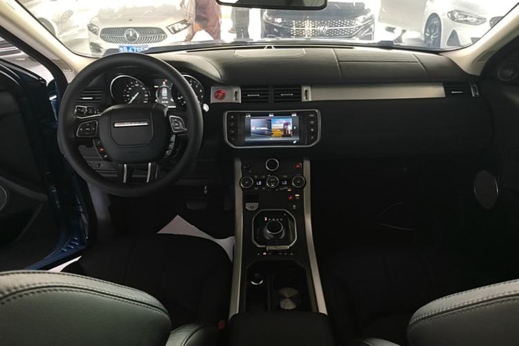 Used Land Rover Range Evoque 2016 2.0T PURE Style Edition Center Console
