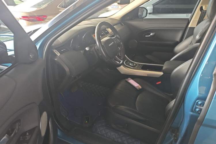 Used Land Rover Range Evoque 2016 2.0T PURE Style Edition Driver Seat