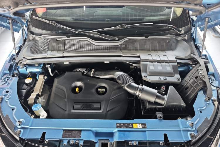 Used Land Rover Range Evoque 2016 2.0T PURE Style Edition Engine Bay
