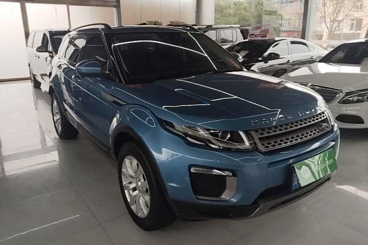 Used Land Rover Range Evoque 2016 2.0T PURE Style Edition Front Right 45 Deg