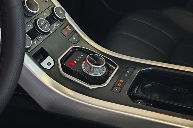 Used Land Rover Range Evoque 2016 2.0T PURE Style Edition Gear Lever