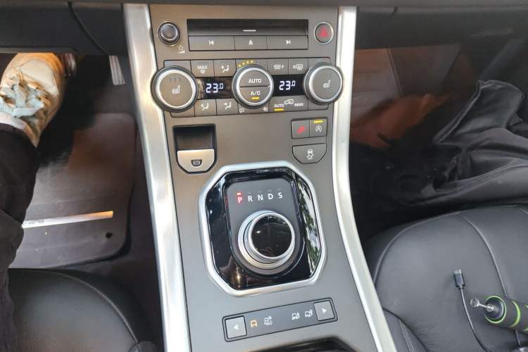 Used Land Rover Range Evoque 2016 2.0T SE Smart Glow Edition Gear Lever