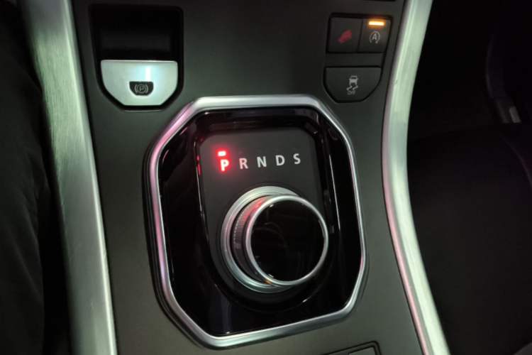 Used Land Rover Range Evoque 2016 2.0T SE Smart Glow Edition Gear Lever