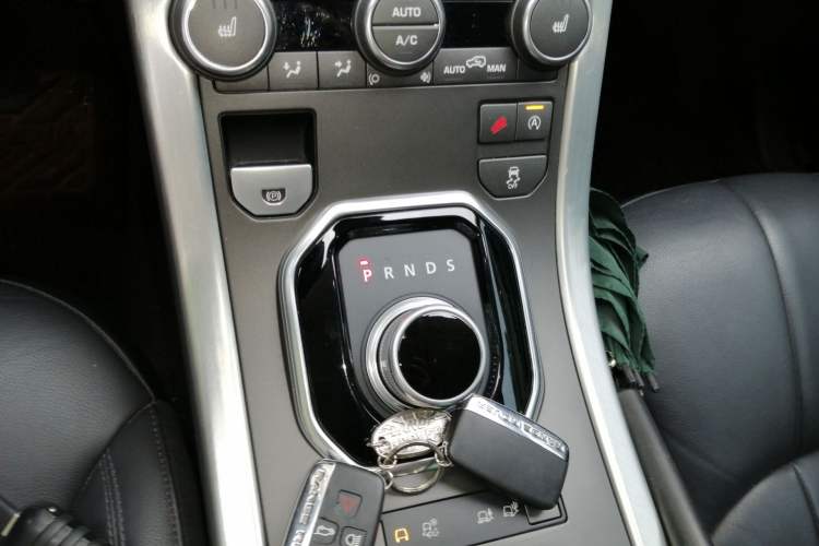 Used Land Rover Range Evoque 2016 2.0T SE Smart Glow Edition Gear Lever