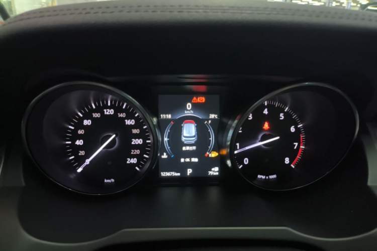 Used Land Rover Range Evoque 2016 2.0T SE Smart Glow Edition Instrument Cluster