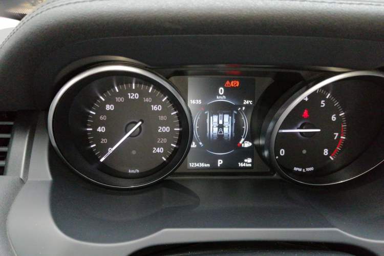 Used Land Rover Range Evoque 2016 2.0T SE Smart Glow Edition Instrument Cluster
