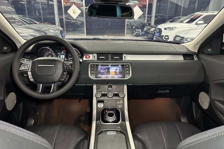 Used Land Rover Range Evoque 2016 2.0T PURE Style Edition Interior 1
